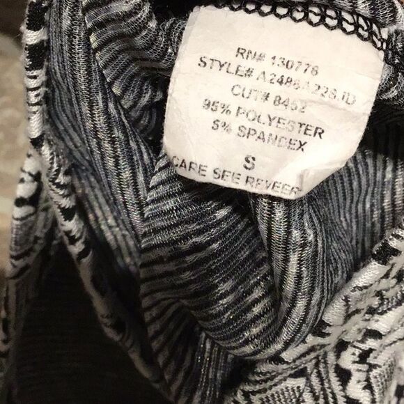 Living Doll -Sz S - timeless sleeveless wrap optic - Picture 6 of 6